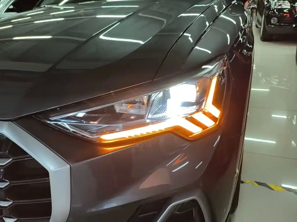 Audi Q3 2021 — фото 24