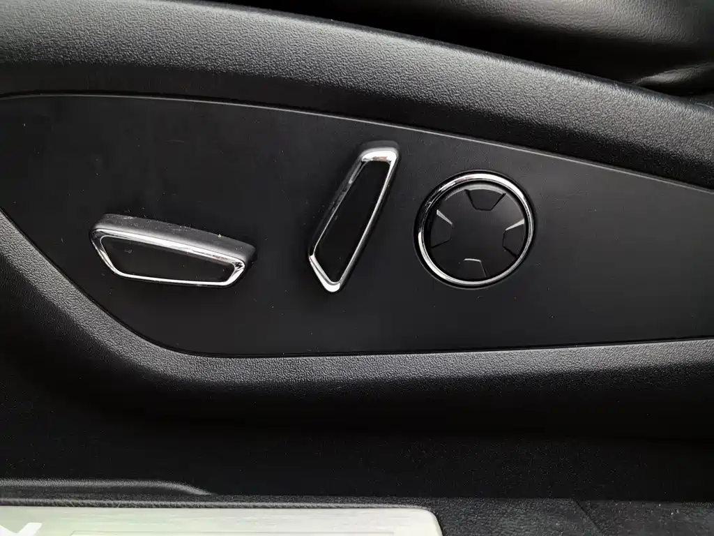Lincoln MKC 2019 — фото 24