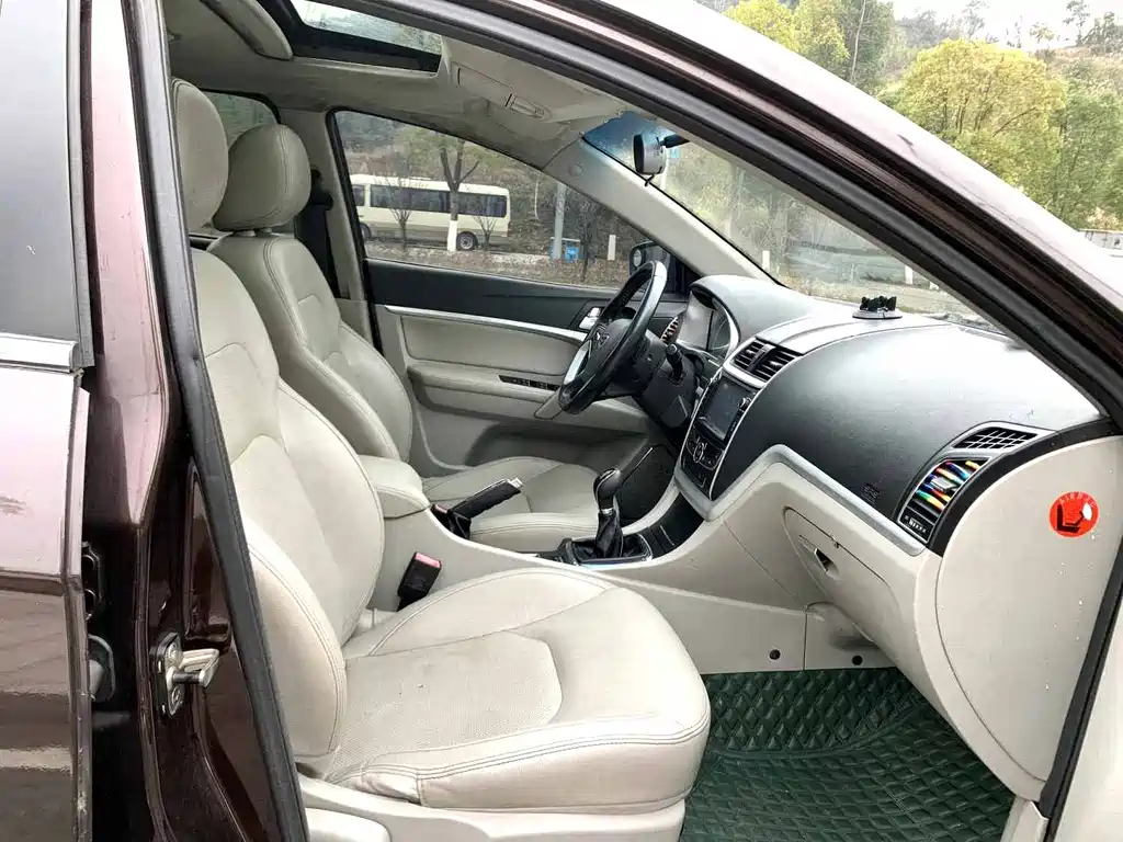 Geely Emgrand 2015 — фото 15