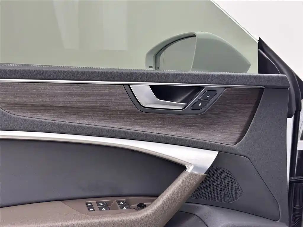 Audi A7L 2024 — фото 13