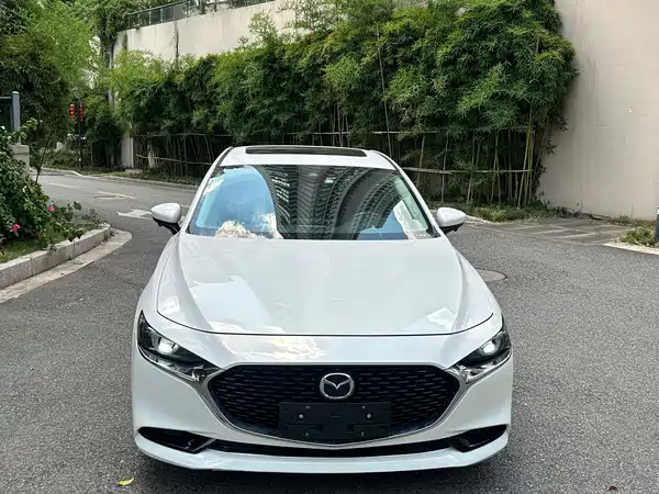 Mazda 3 Axela 2022