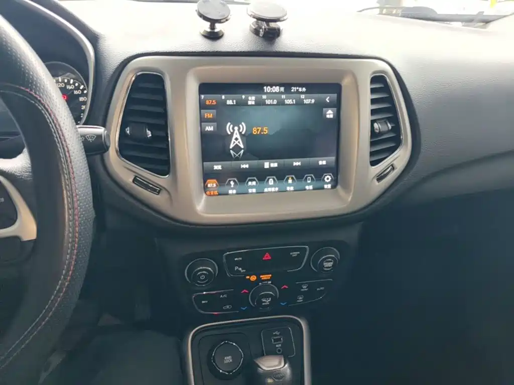 Jeep Compass 2019 — фото 13