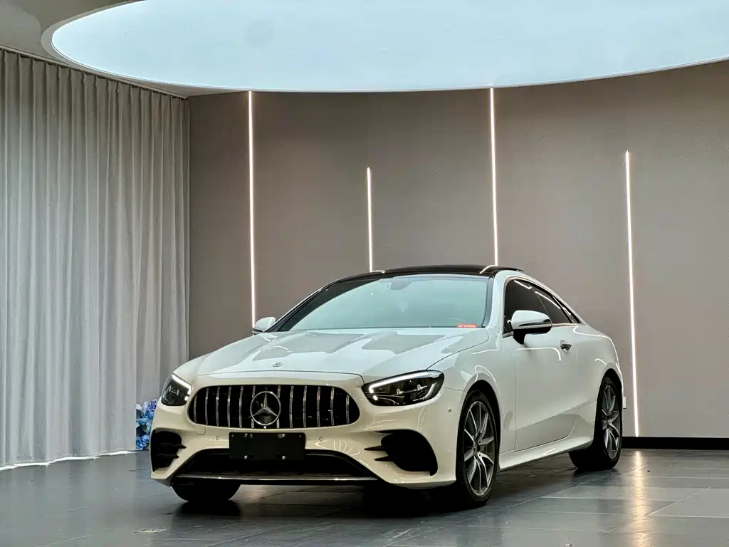 Mercedes-Benz E-Class 2022
