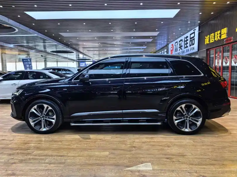 Audi Q7 2020 — фото 18