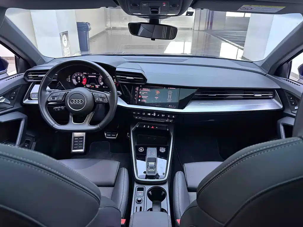 Audi A3 2023 — фото 17