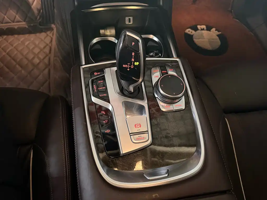BMW 7 Series 2016 — фото 14