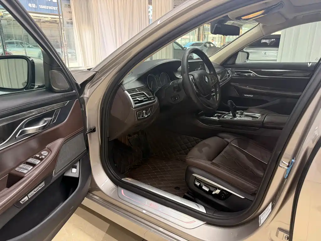 BMW 7 Series 2016 — фото 4