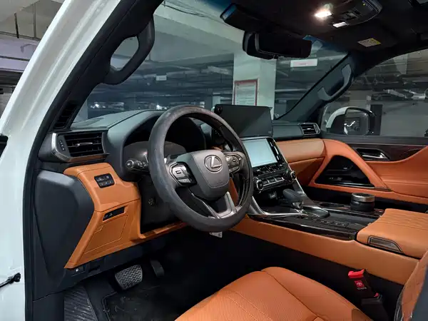 Lexus LX 2025