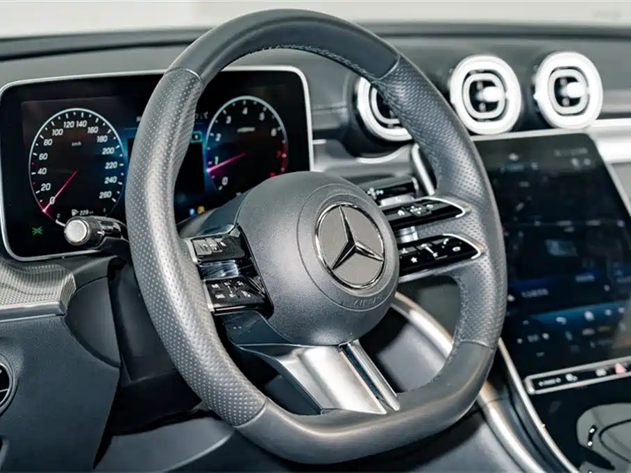 Mercedes-Benz C-Class 2023 — фото 11