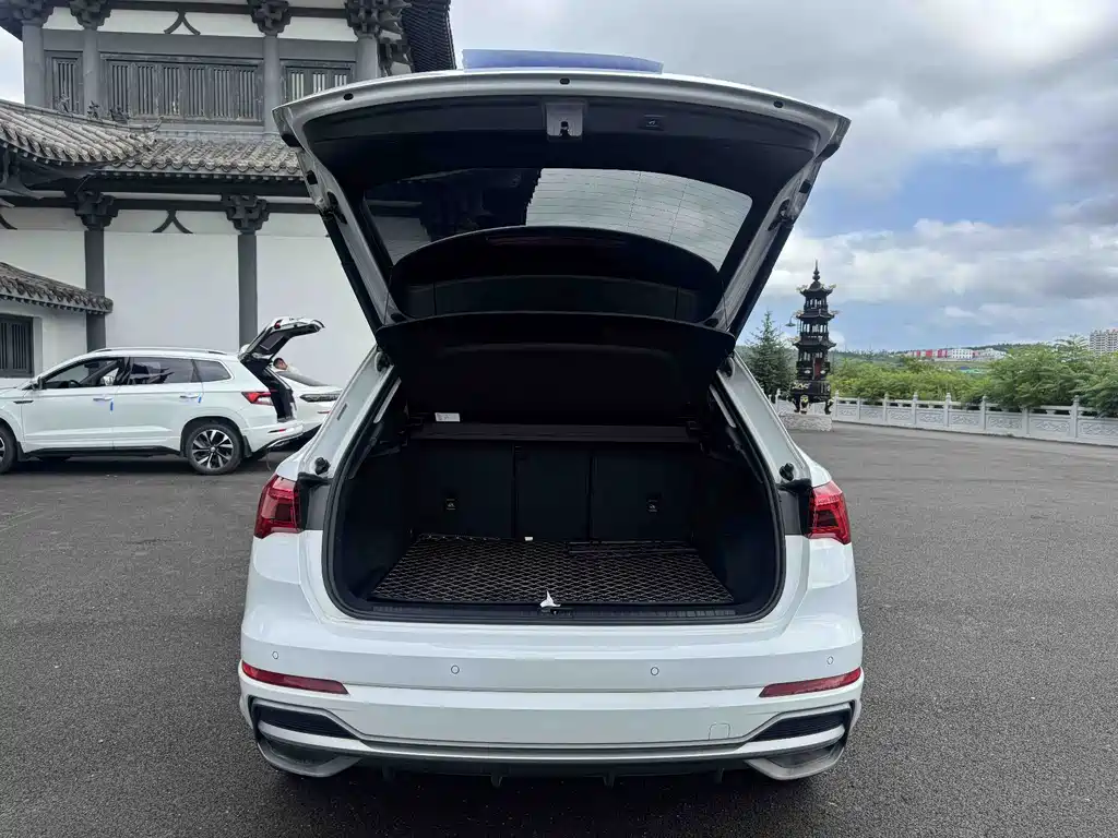 Audi Q3 2021 — фото 20