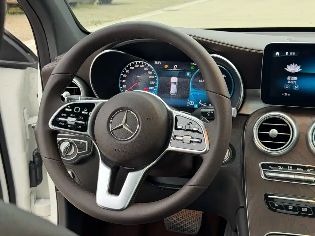 Mercedes-Benz GLC 2021 — фото 13