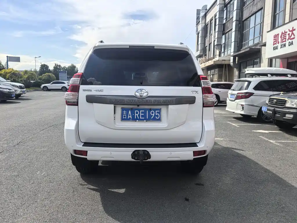 Toyota Prado 2015 — фото 11