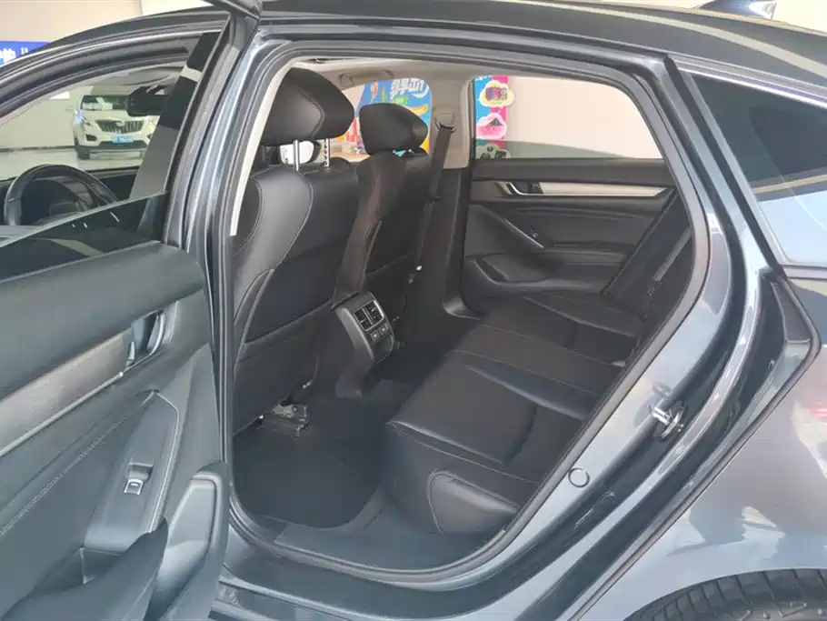 Honda Accord 2022 — фото 11