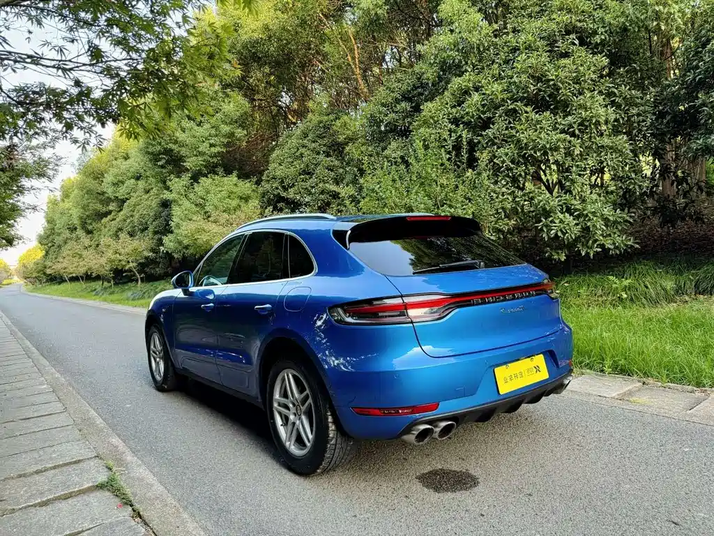Porsche Macan 2020 — фото 14