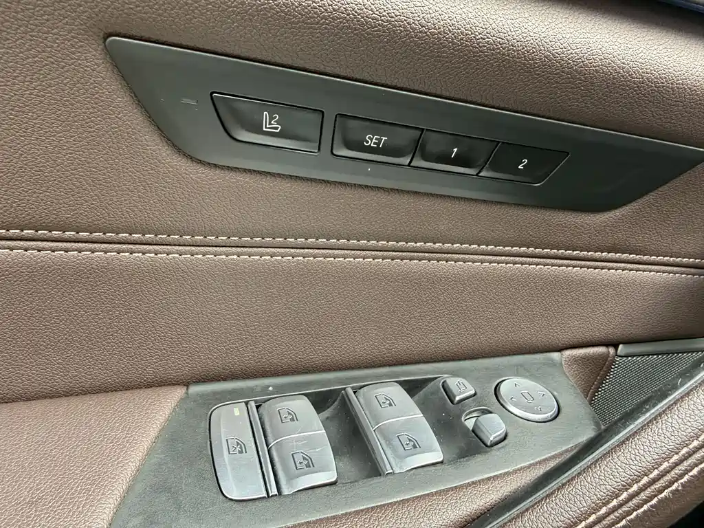 BMW 5 Series New Energy 2021 — фото 11