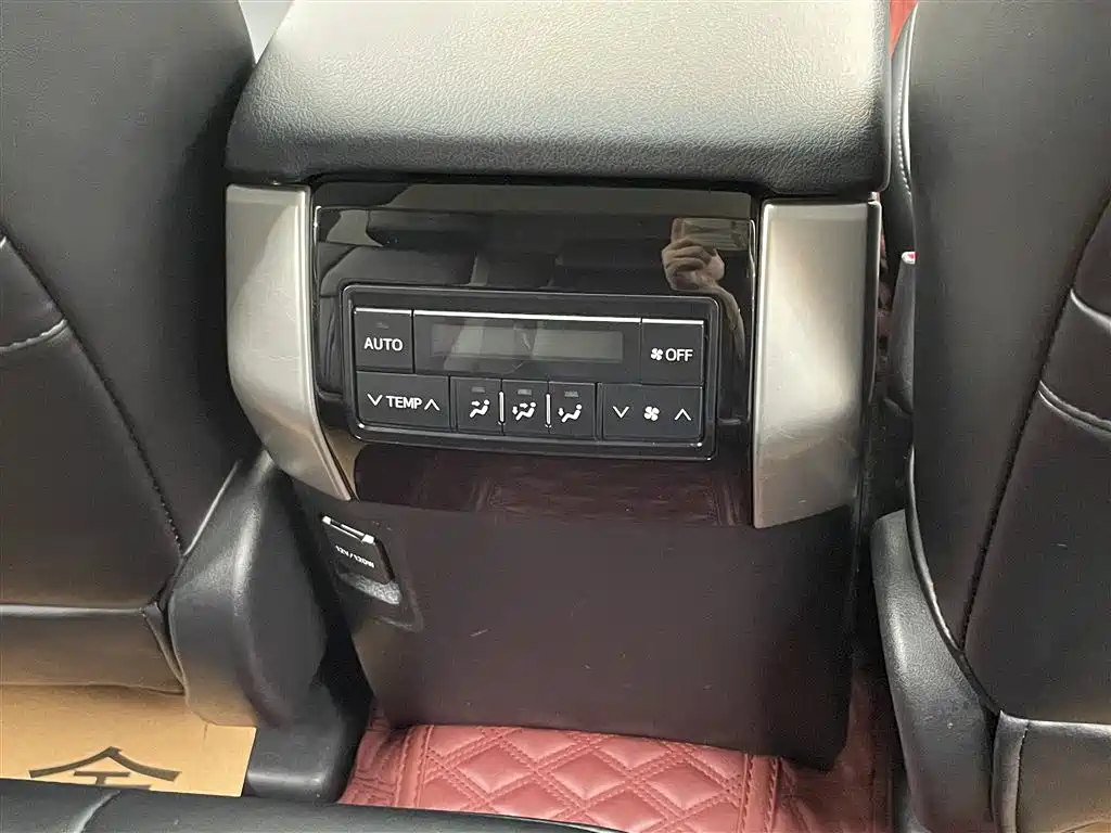 Toyota Prado 2020 — фото 27