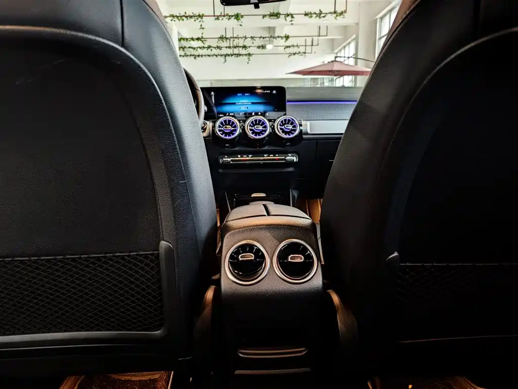 Mercedes-Benz GLB 2023 — фото 24