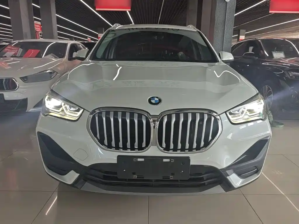BMW X1 2021 — фото 3