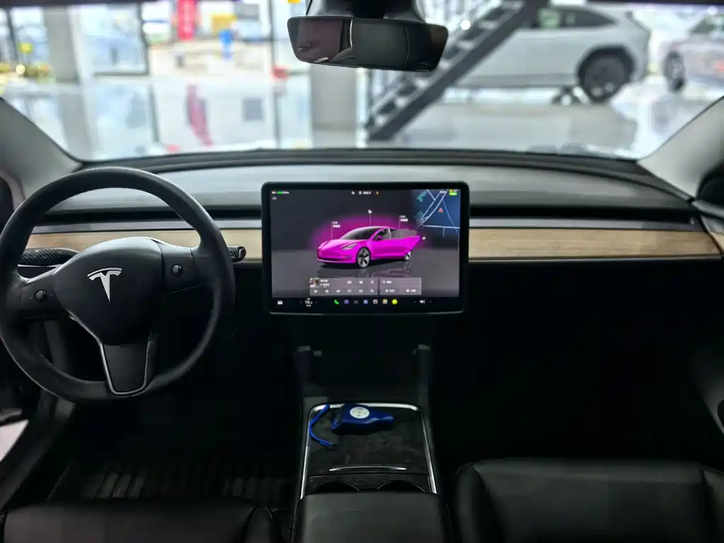 Tesla Model 3 2022 — фото 9