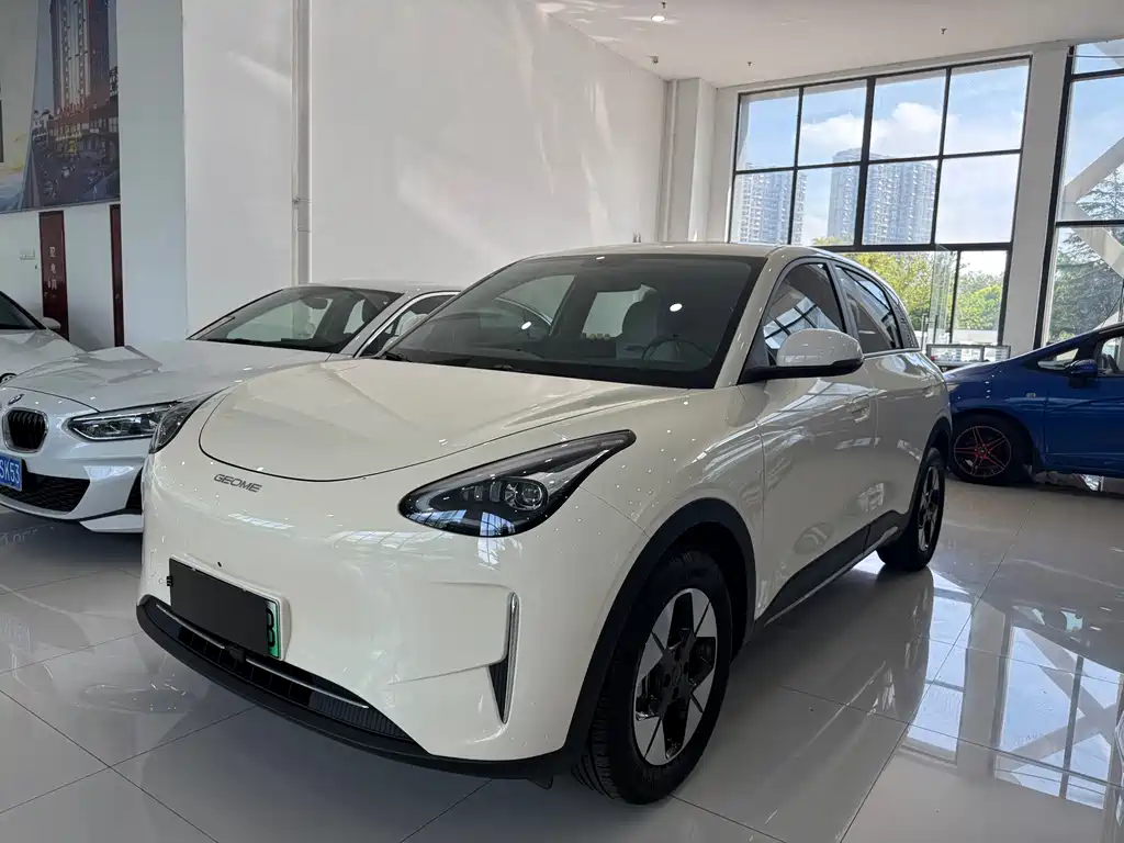 Geely Galaxy Starwish 2025 — фото 1