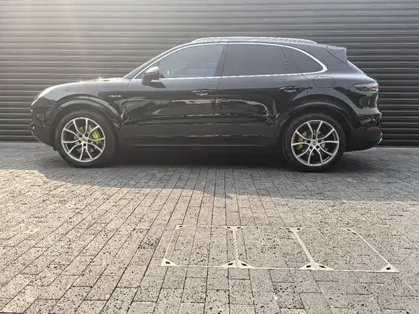 Porsche Cayenne New Energy 2021