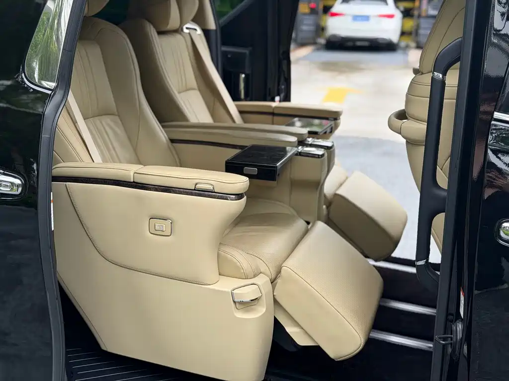 Toyota Alphard 2021 — фото 14