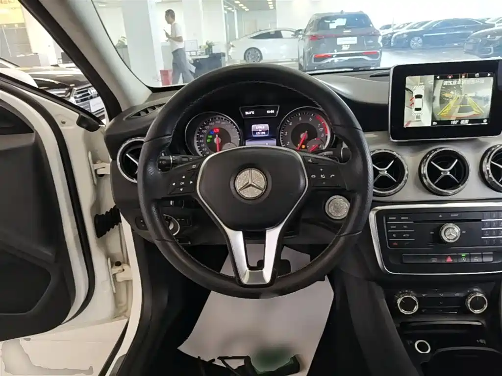 Mercedes-Benz GLA 2016 — фото 11