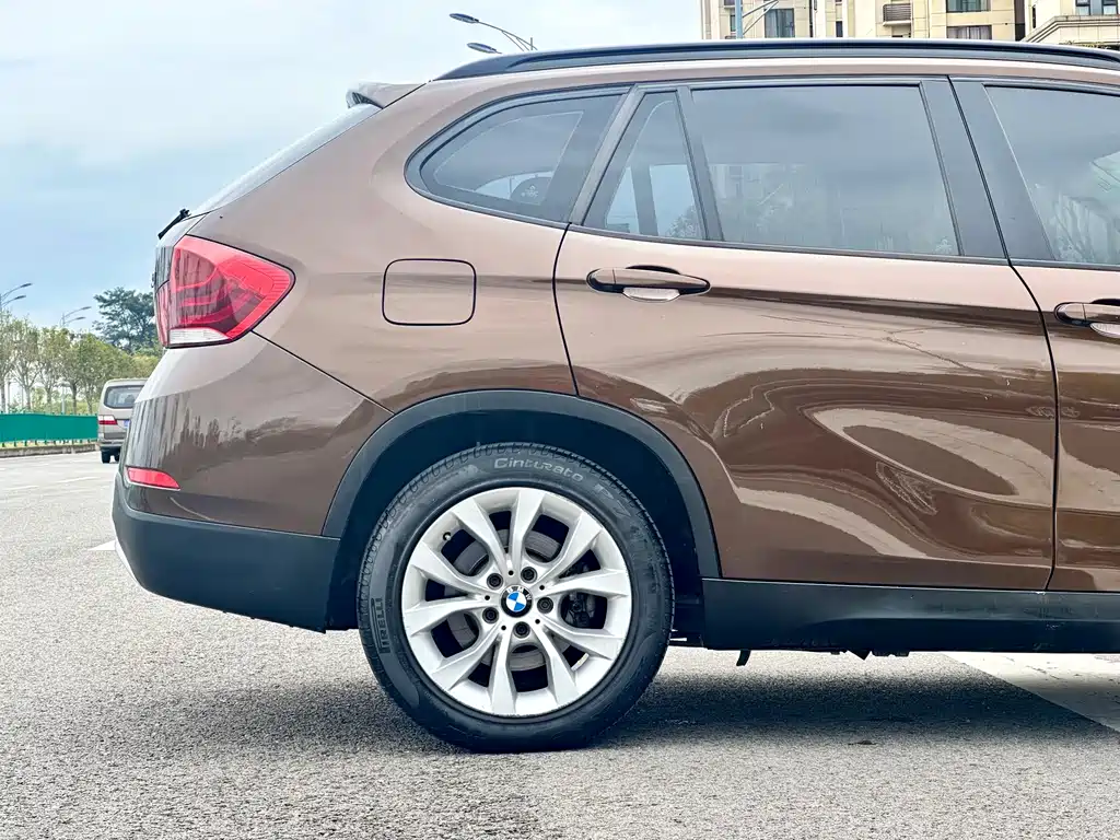 BMW X1 2014 — фото 18
