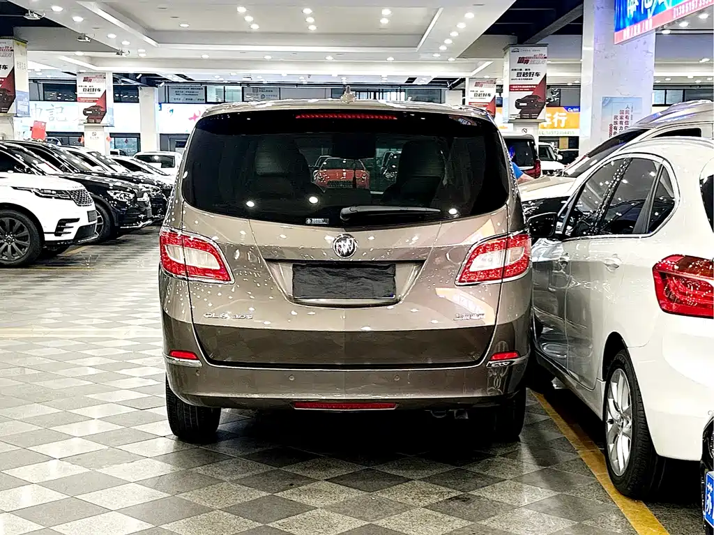 Buick GL8 2013