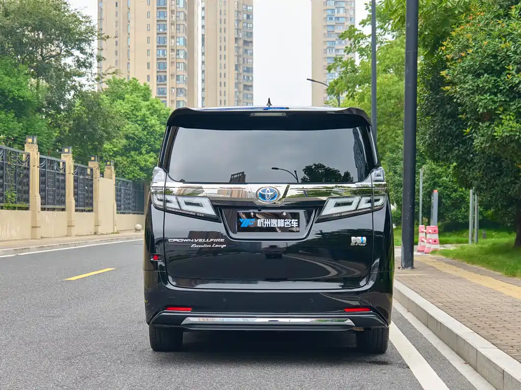 Toyota Vellfire 2021 — фото 8