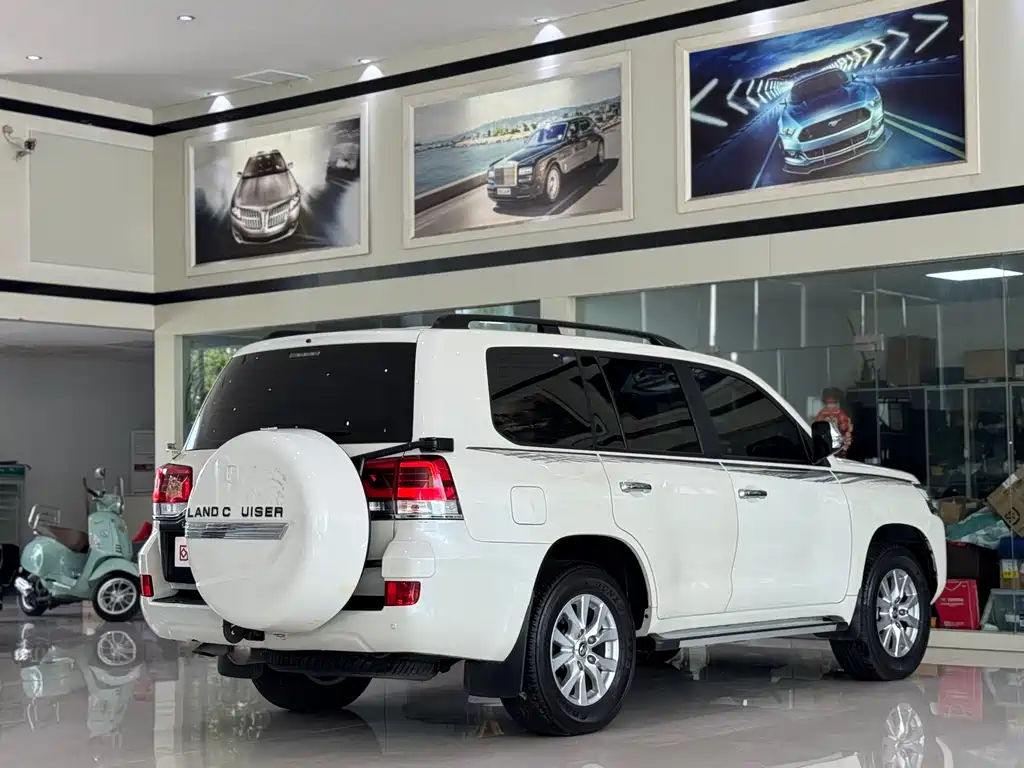 Toyota Land Cruiser 2019 — фото 19