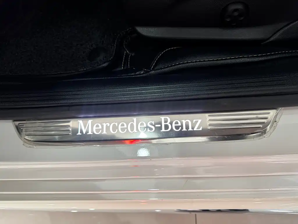 Mercedes-Benz E-Class 2019 — фото 15