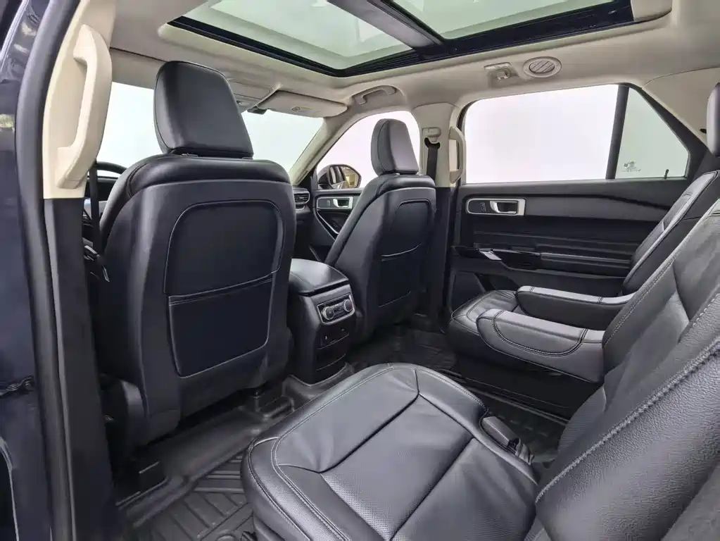 Ford Explorer 2022 — фото 14