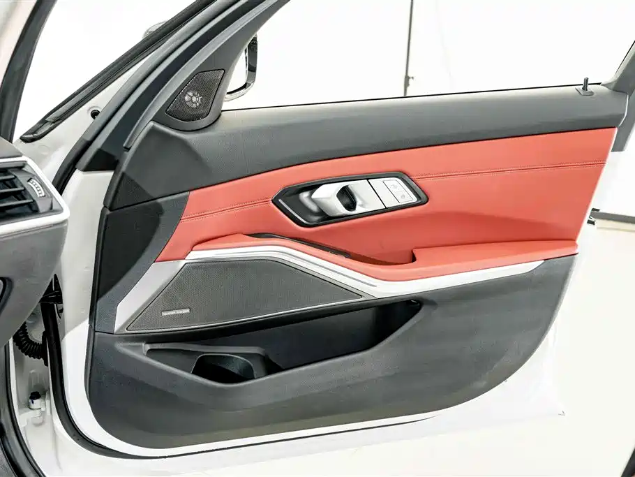 BMW 3 Series 2022 — фото 15