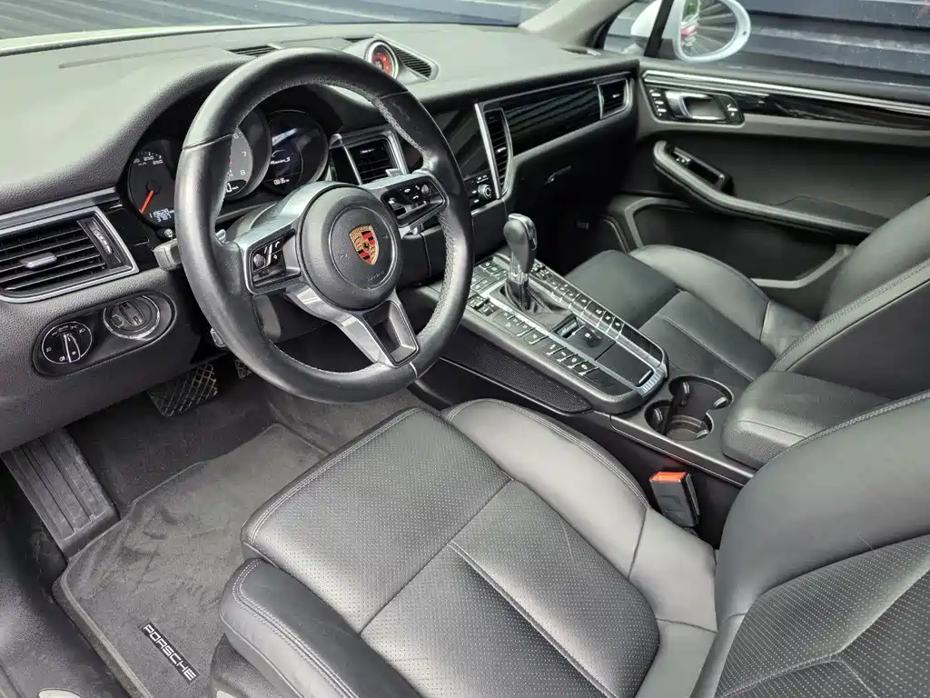 Porsche Macan 2016 — фото 11