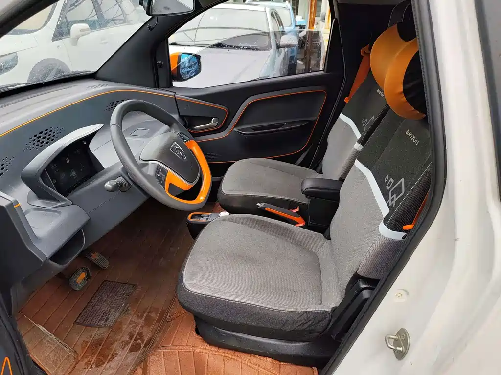 Baojun E100 2020