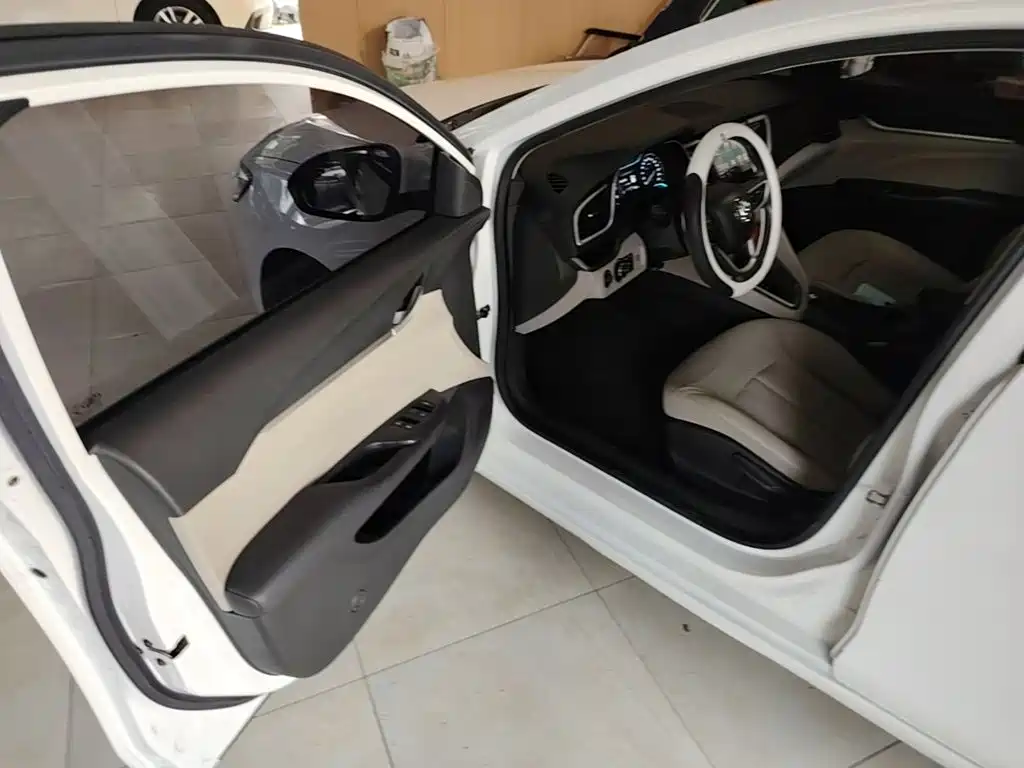 Buick Excelle 2018 — фото 16