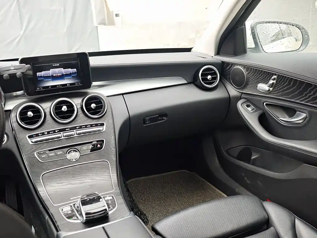 Mercedes-Benz C-Class 2017 — фото 23