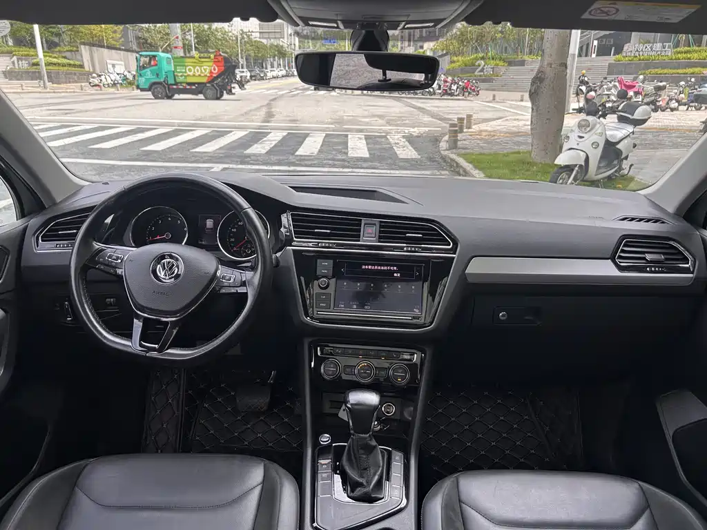Volkswagen Tiguan L 2018 — фото 9