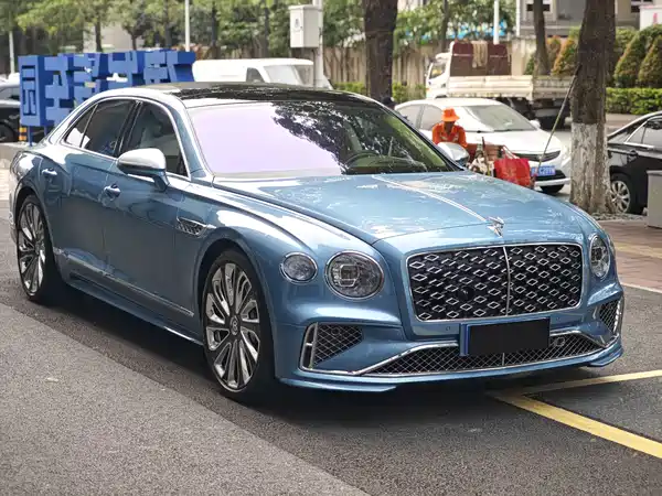 Bentley Flying Spur Plug-In Hybrid 2025