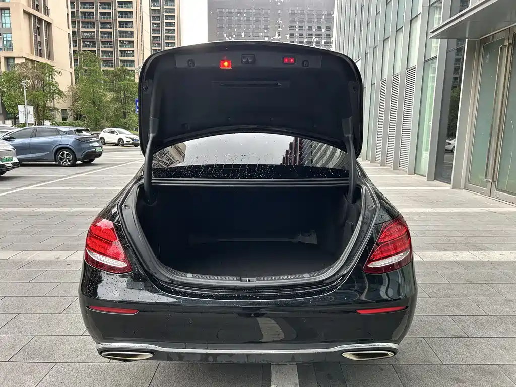 Mercedes-Benz E-Class 2020 — фото 15