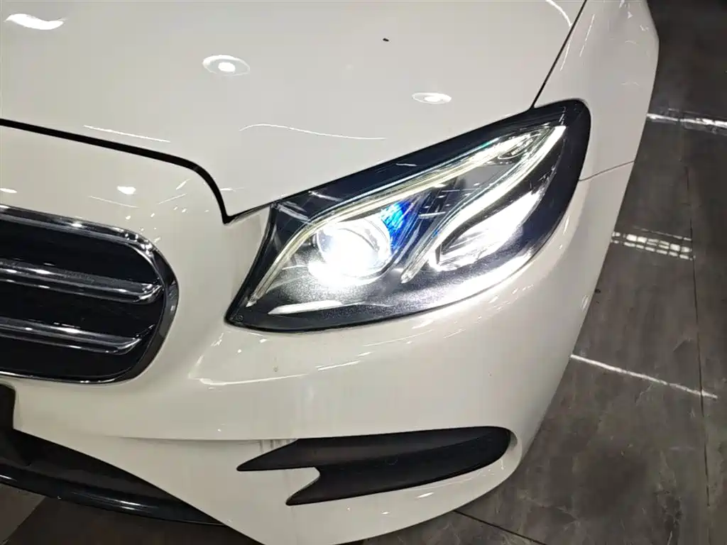 Mercedes-Benz E-Class 2017 — фото 24
