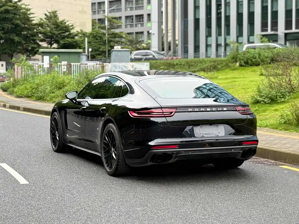 Porsche Panamera 2017 — фото 13
