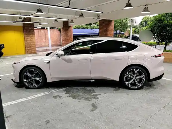 NIO ET5 2025
