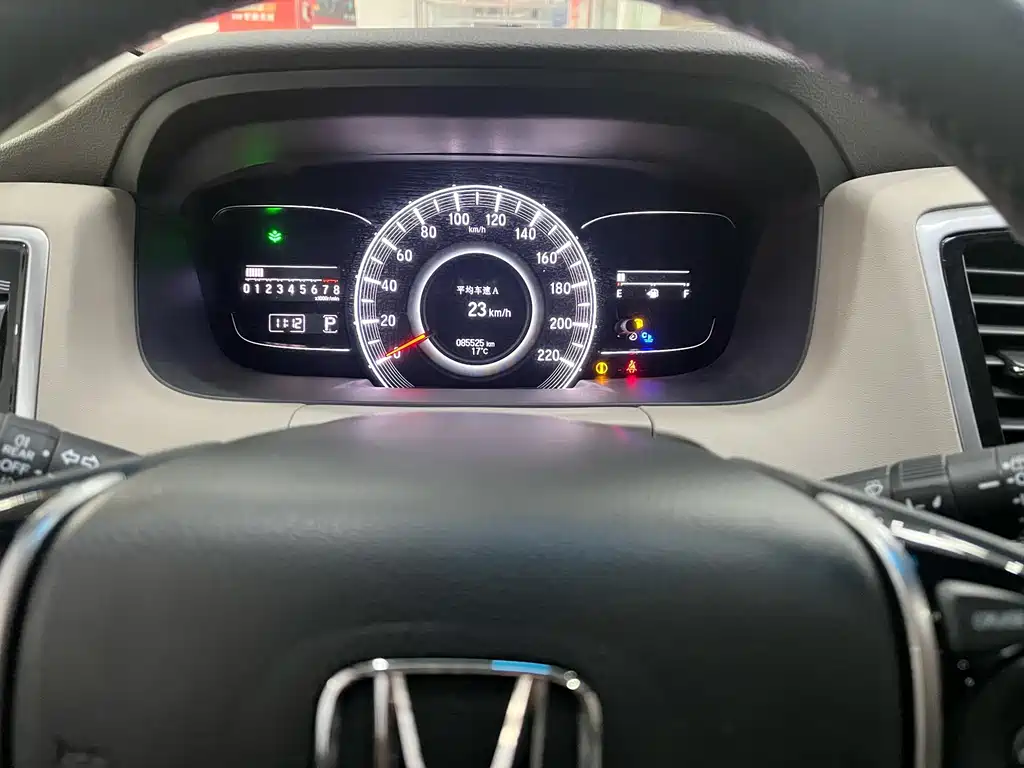 Honda Odyssey 2017 — фото 18
