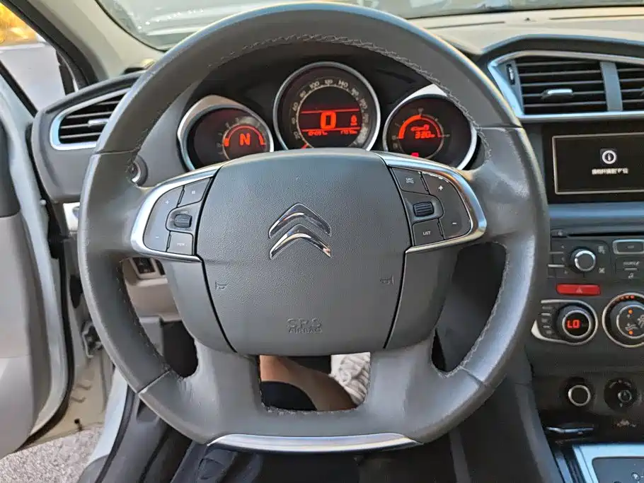 Citroën C4L 2014 — фото 15