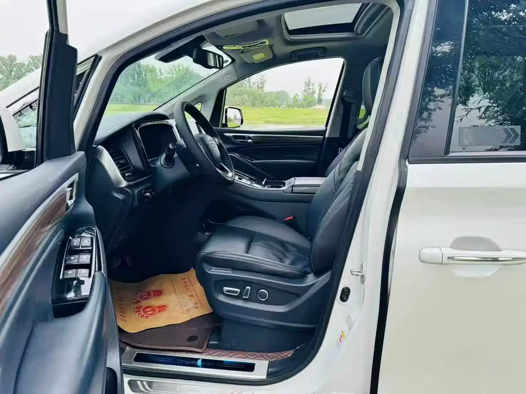 GAC Motor Trumpchi M8 2022 — фото 4