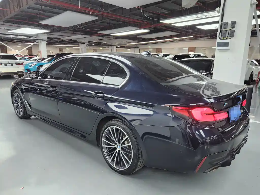 BMW 5 Series 2022 — фото 13