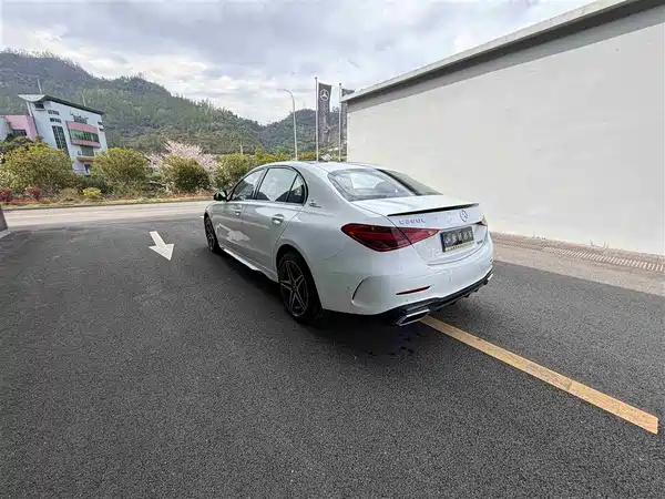 Mercedes-Benz C-Class 2024