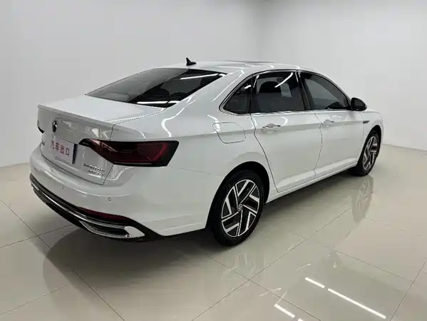 Volkswagen Sagitar 2022